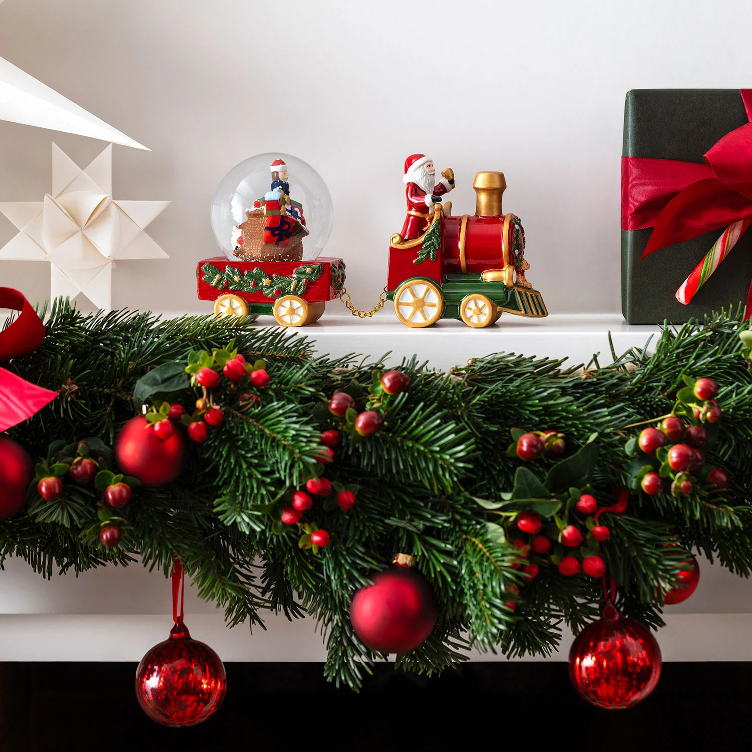 Christmas Toy's Снежный шар "Поезд" 22 см